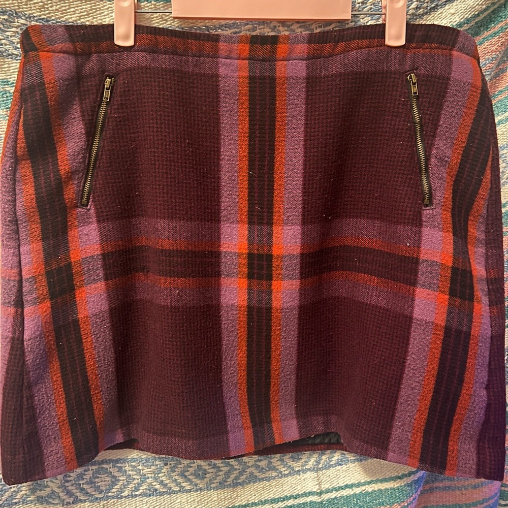 Stylus Plaid Polyester/Rayon skirt. 16w